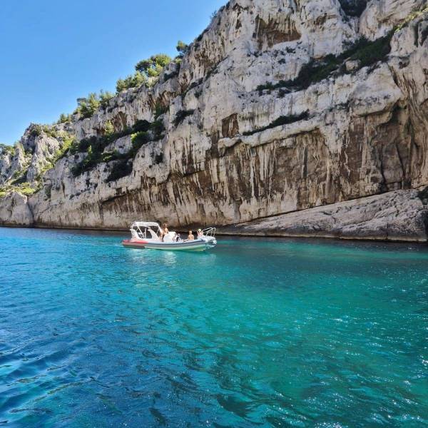 Explore the birthplace of the Calanques National Park with L'Eden Boat